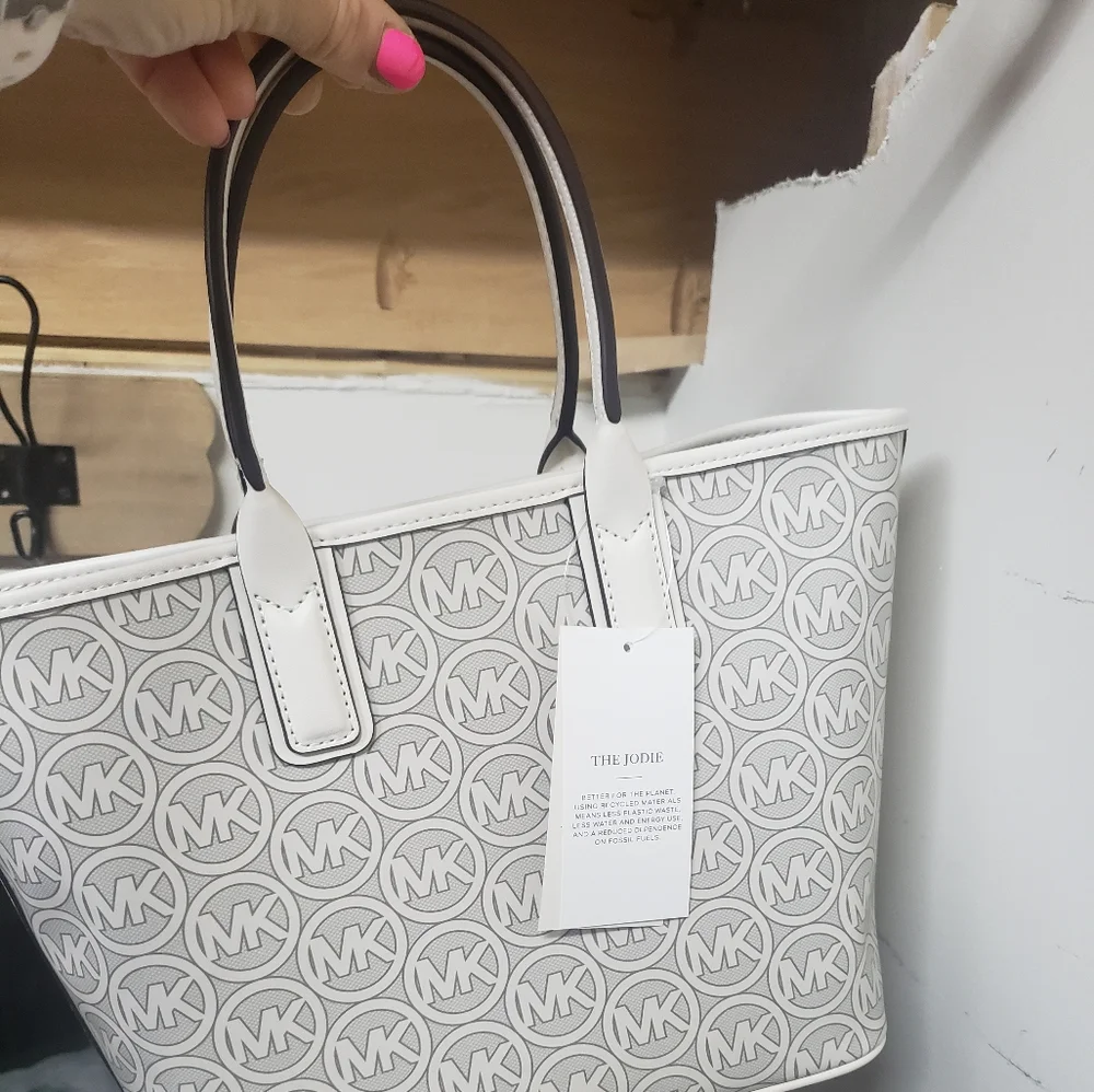 Michael Kors small tote - Picture 1 of 3